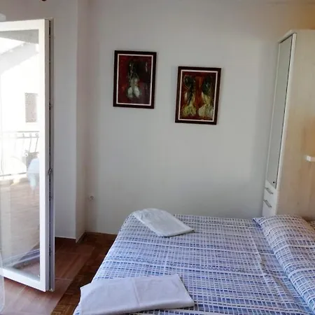 Apartman Marta * Nerezine